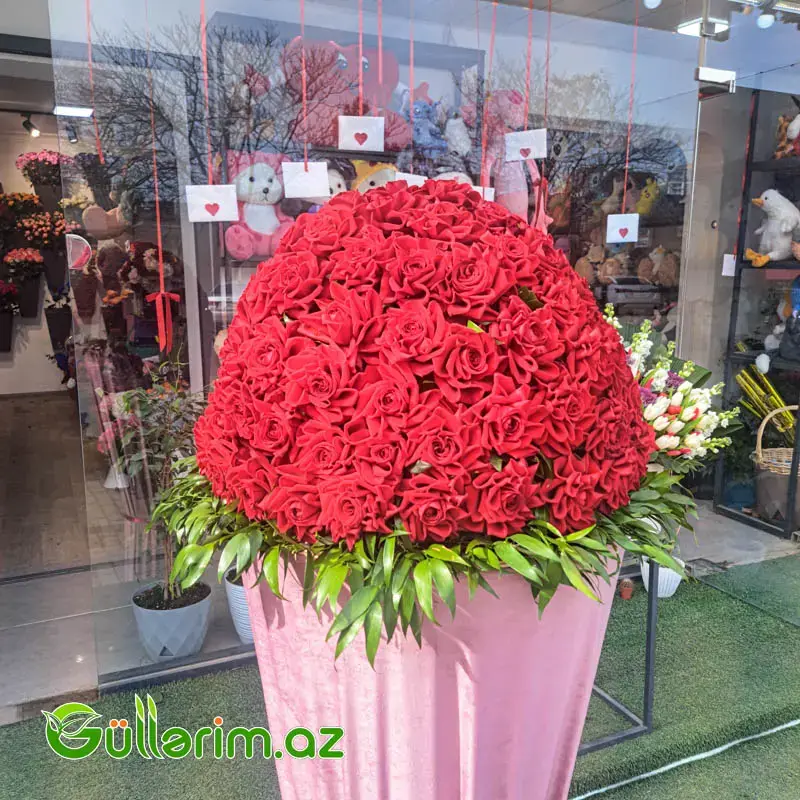 Gül Buketi (Qırmızı Qızılgül Qubbesi)