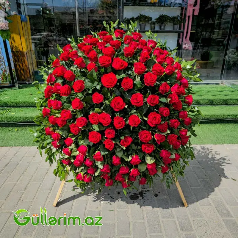 Qızılgül gül çələngi