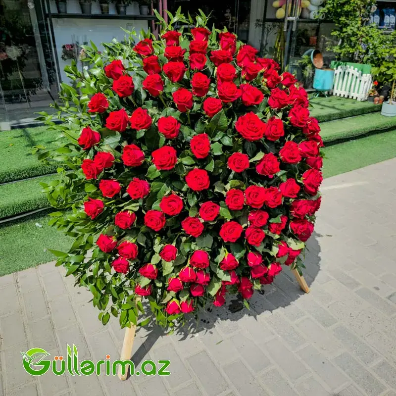 Qızılgül gül çələngi